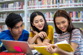 Teciomar Ábila mostra como a aprendizagem ativa coloca os alunos no centro do conhecimento com tecnologia e propósito.