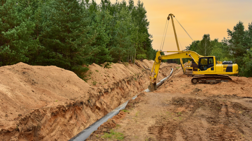 Projeto do oleoduto da Linha 5 em túnel sob o Lago Michigan avançou com apoio do governo Trump, destaca Paulo Roberto Gomes Fernandes ao analisar o efeito das decisões políticas no setor.
