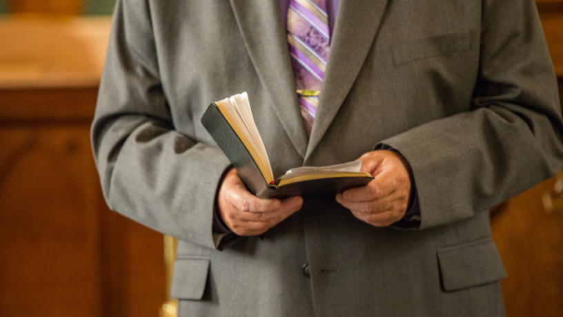 O ativismo pastoral pode esvaziar a missão quando falta profundidade espiritual e discernimento. Jose Eduardo De Oliveira e Silva alerta para o risco de agir muito e rezar pouco.